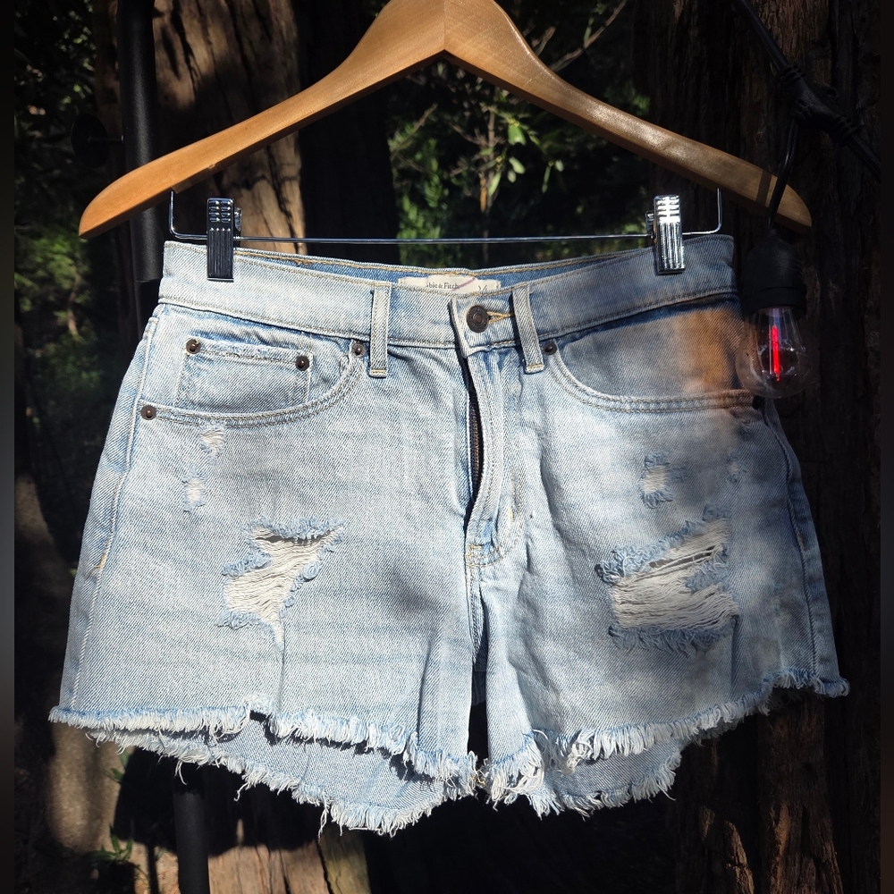 Abercrombie & Fitch Womens Mid Rise Boyfriend Light‎ Blue Jean Shorts